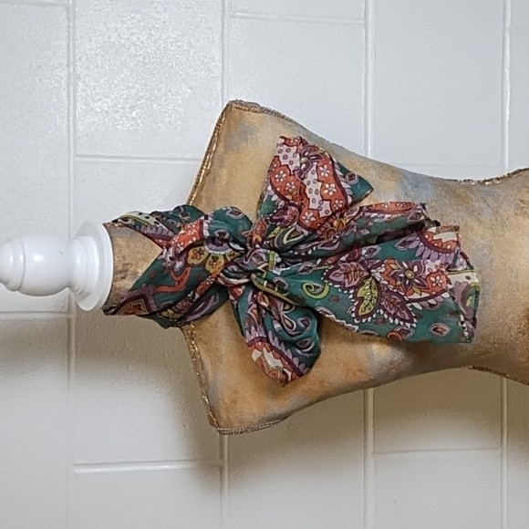 Paisley Print Scarf Approximately 19"w x 82" L - Picture 2 of 10